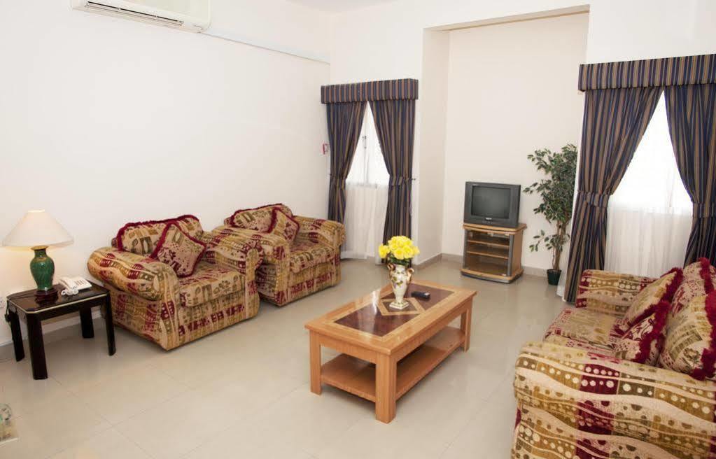 Nuzha Hotel Apartments Maszkat Kültér fotó